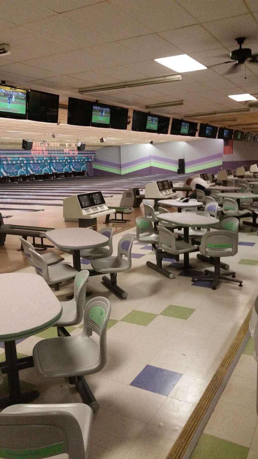 Caseys Lanes | 610 Colfax Ave, La Porte, IN 46350, USA | Phone: (219) 362-1571