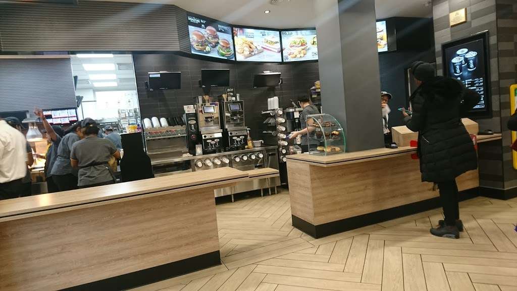 McDonalds | 77/83 High St, New Malden KT3 4BT, UK | Phone: 020 8336 5852