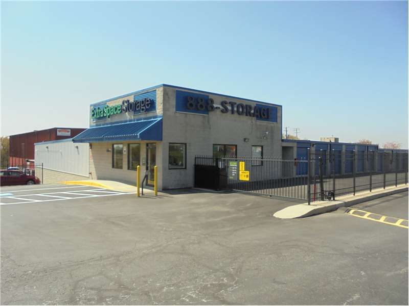 Extra Space Storage | 6821 Eastern Ave, Baltimore, MD 21224, USA | Phone: (410) 633-4331