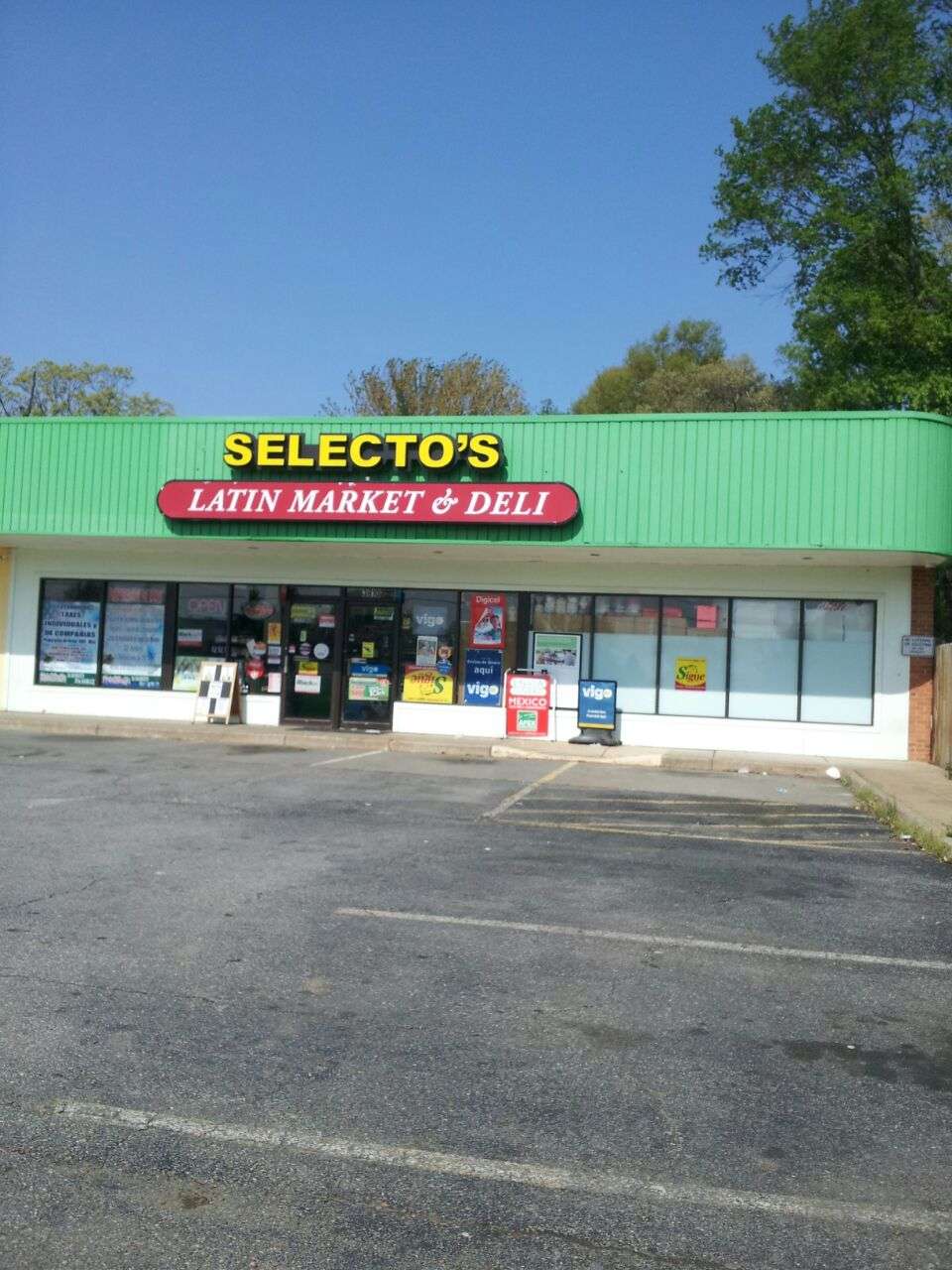 Selectos Latin Market & Deli | 4238, 3810 Jefferson Davis Hwy, Fredericksburg, VA 22408, USA | Phone: (540) 898-2057