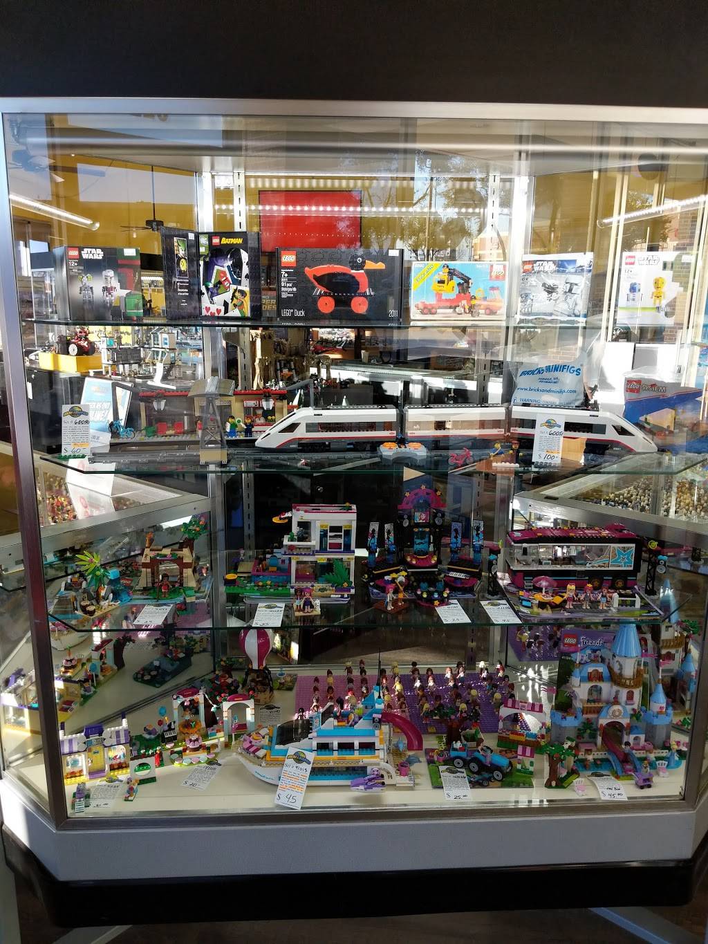 Bricks & Minifigs | 2030 Glade Rd Suite 220, Grapevine, TX 76051, USA | Phone: (817) 952-7002