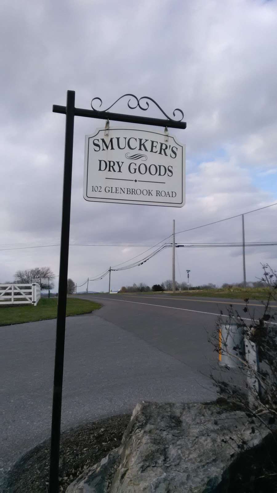 Smuckers Dry Goods | 102 Glenbrook Rd, Leola, PA 17540, USA | Phone: (717) 656-7101