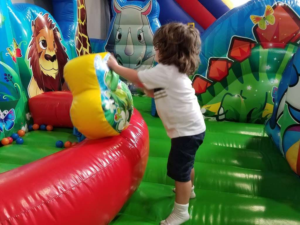 Bouncy World Indoor Bounce Playland | 225 N Stephanie St, Henderson, NV 89074, USA | Phone: (702) 489-2727