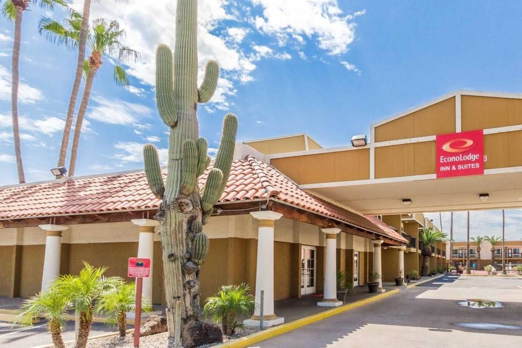 Econo Lodge Inn & Suites Mesa | 951 W Main St, Mesa, AZ 85201, USA | Phone: (480) 833-1231