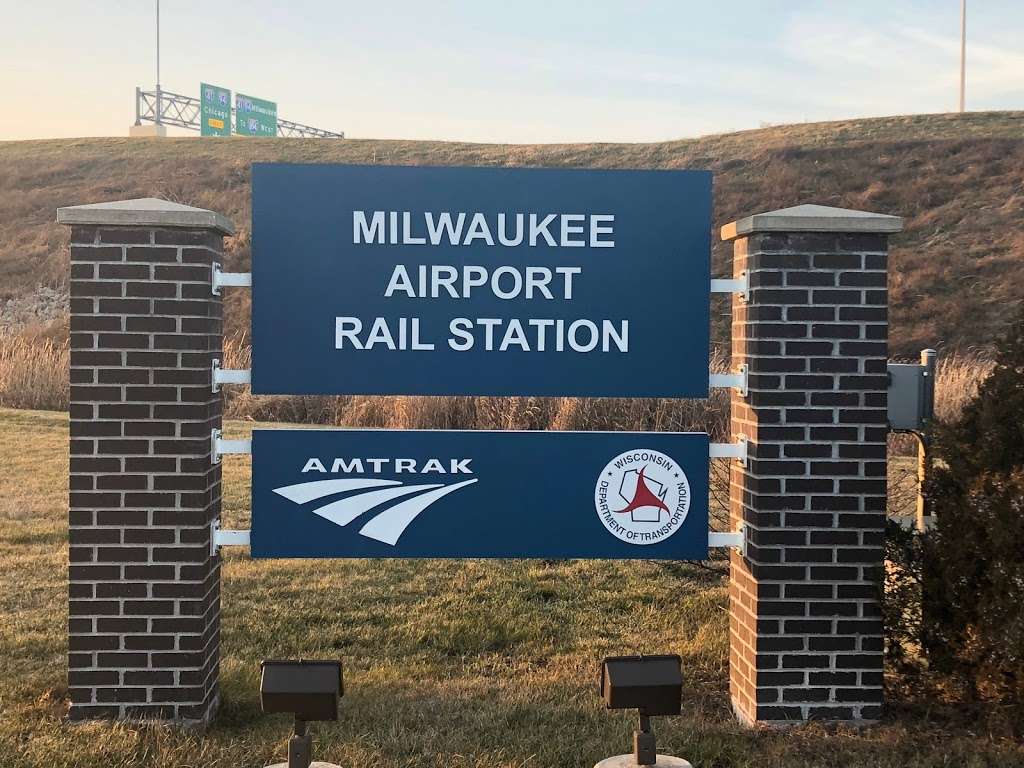 Amtrak Milwaukee Airport Parking | 5601 S 6th St, Milwaukee, WI 53221, USA | Phone: (414) 747-4580