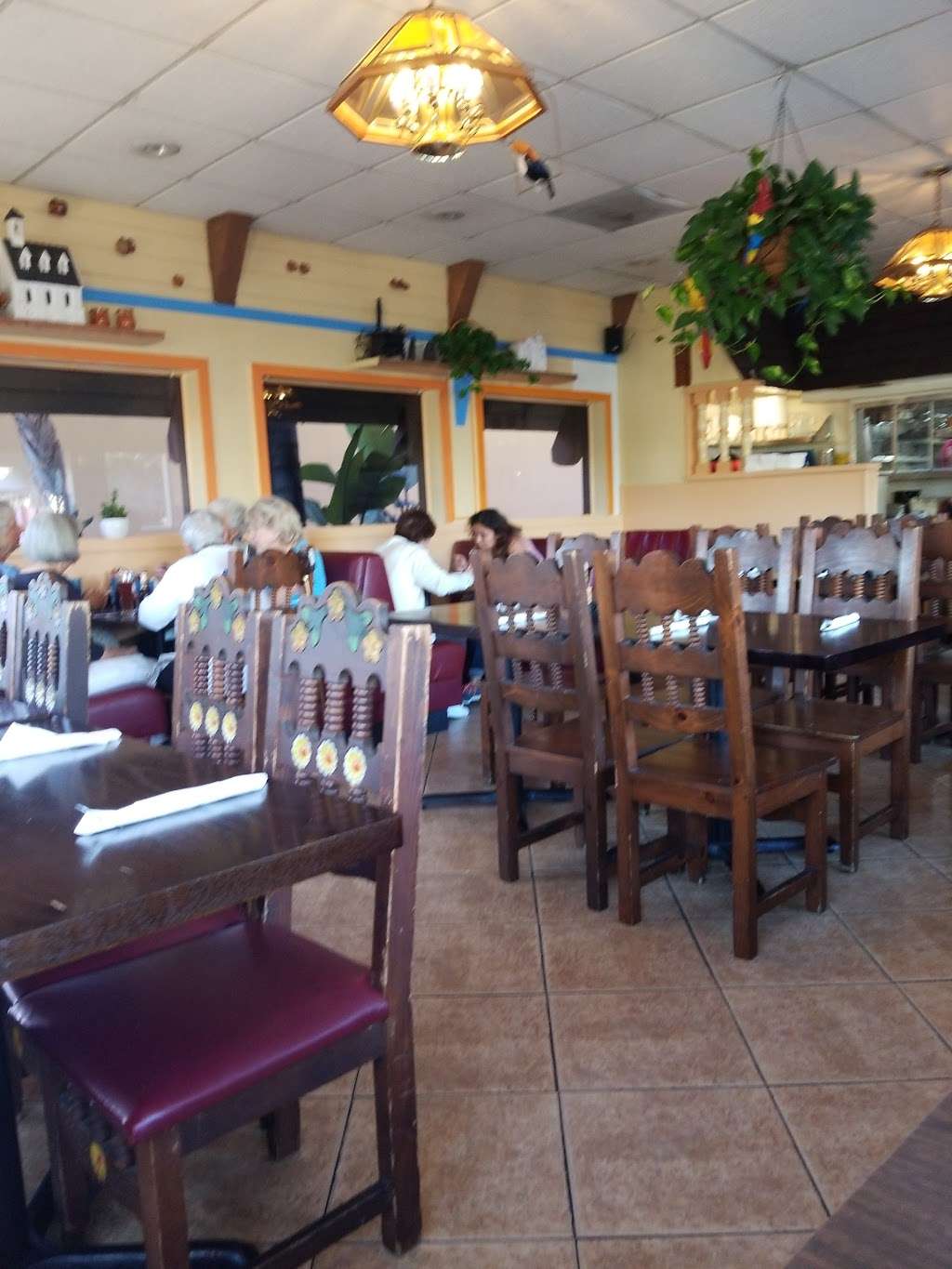 Doña Maria Mexican Restaurant | 729 Foothill Blvd, La Cañada Flintridge, CA 91011, USA | Phone: (818) 952-2735