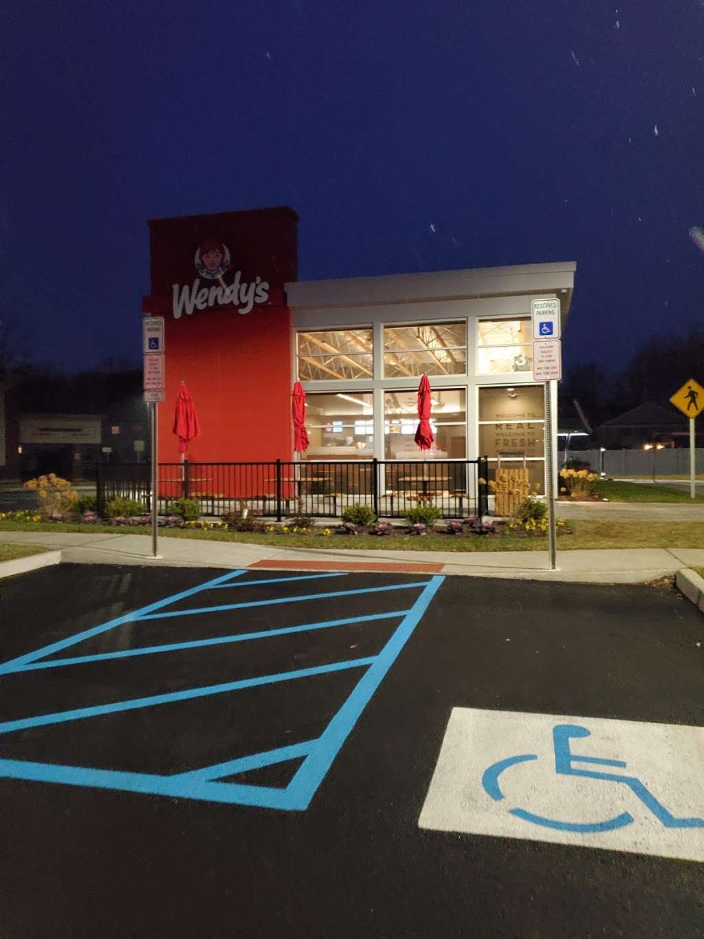 Wendys | 813 E County Line Rd, Warminster, PA 18974 | Phone: (215) 396-7265