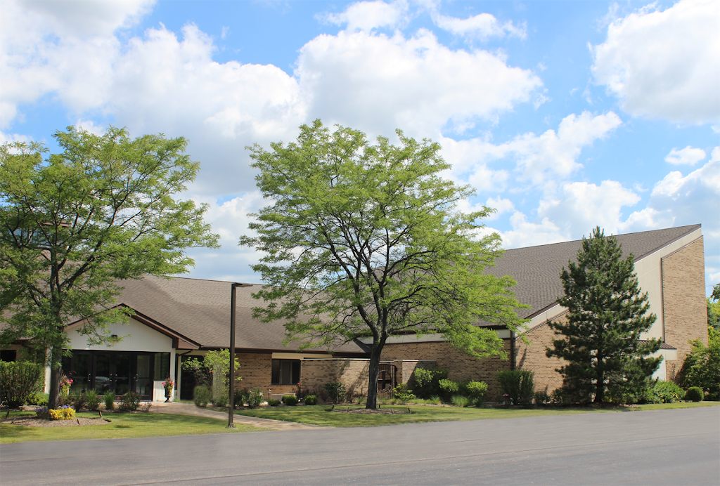 Holy Cross Lutheran Church | 29700 N St Marys Rd, Libertyville, IL 60048 | Phone: (847) 367-4060