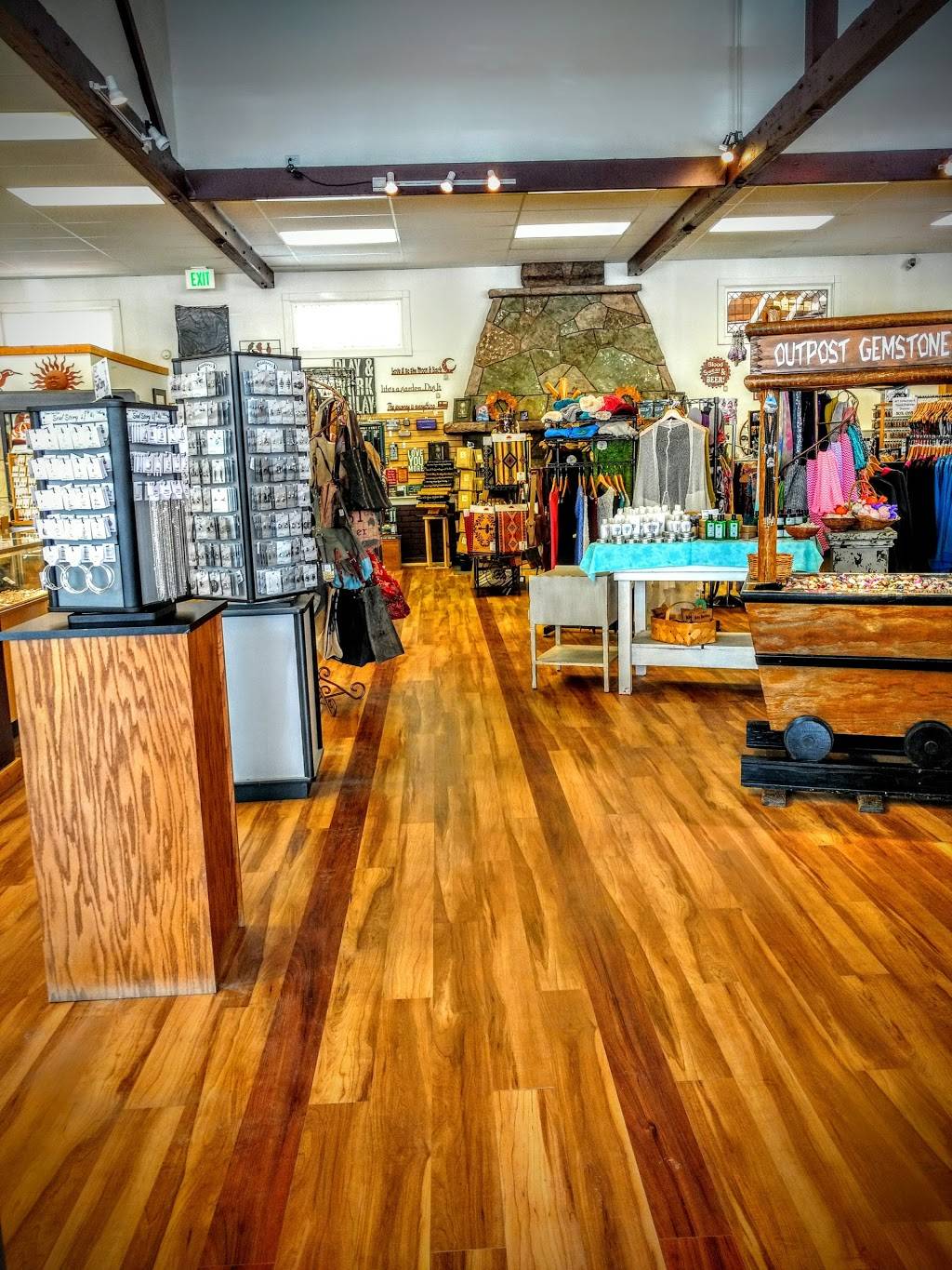 Manitou Outpost | 807 Manitou Ave, Manitou Springs, CO 80829, USA | Phone: (719) 685-5026