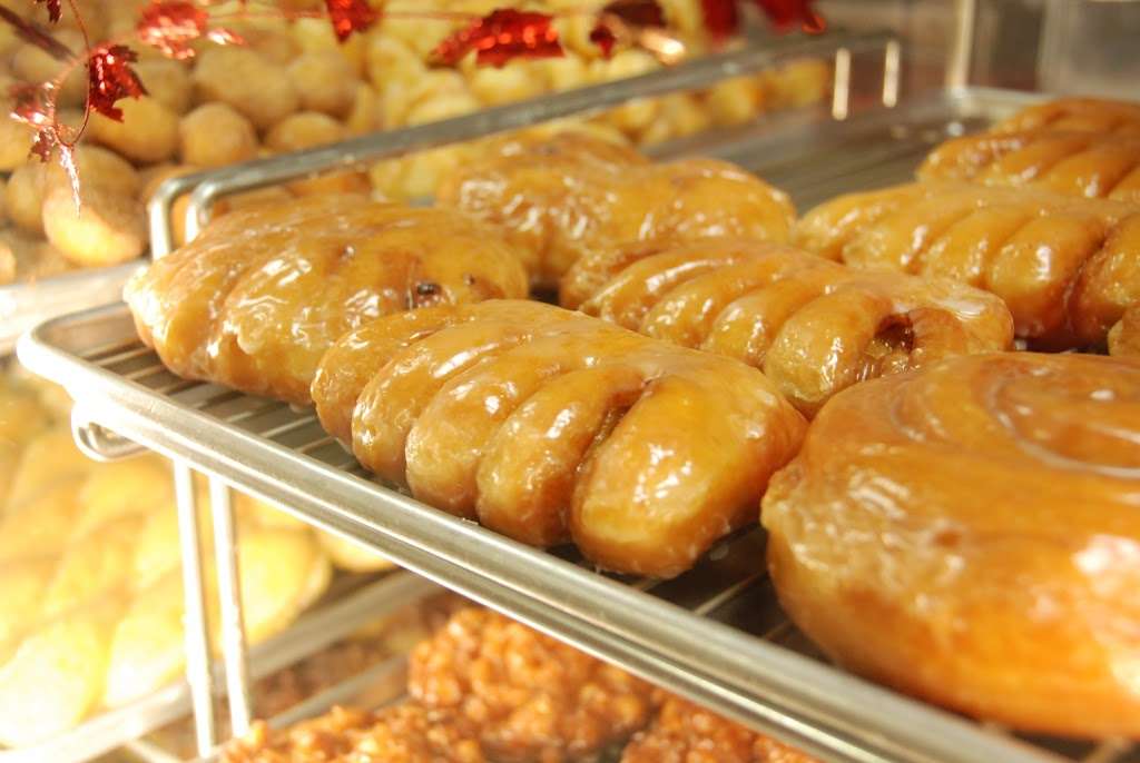 Doughnut Deli Inc. | 3401 Pacific Pl, Long Beach, CA 90806 | Phone: (562) 595-8515