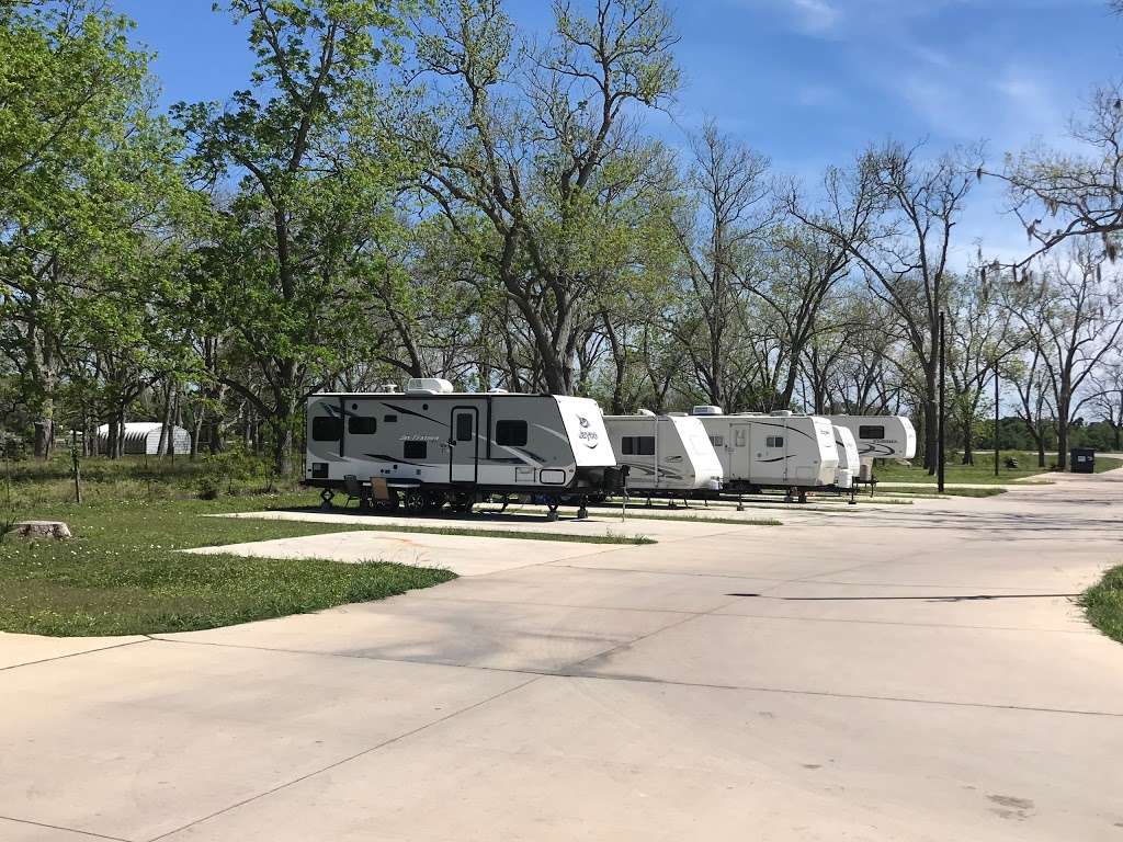 Sleepy Hollow RV Park | 15931 TX-35, Sweeny, TX 77480, USA | Phone: (979) 285-7790