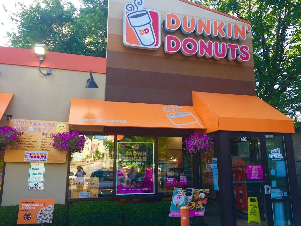 Dunkin Donuts | 201 York Rd, Towson, MD 21204, USA | Phone: (410) 821-0810