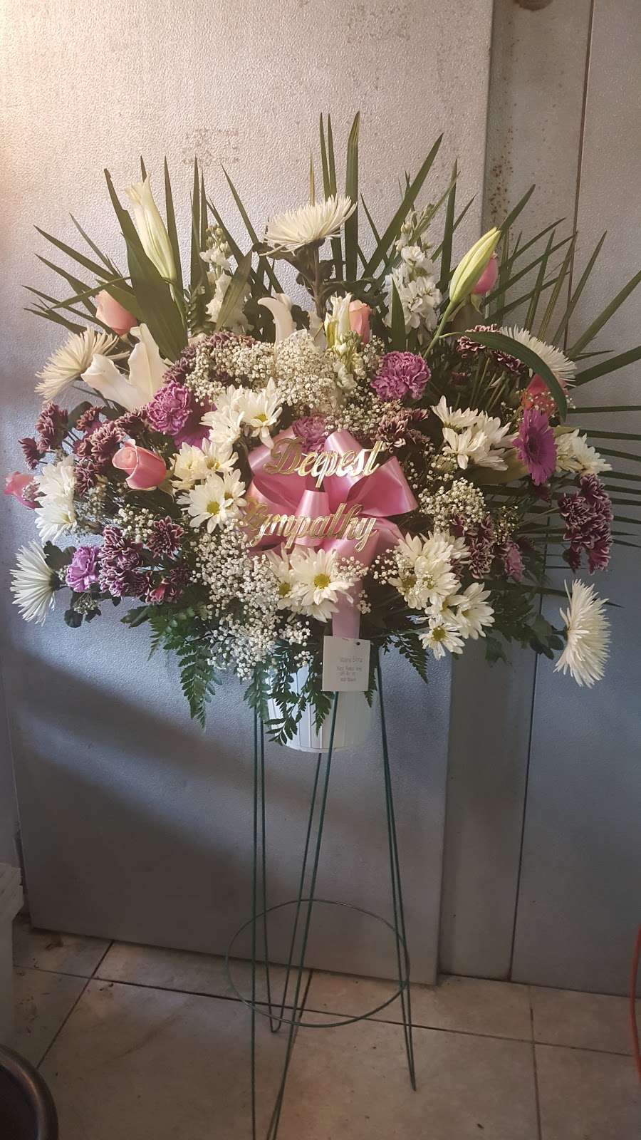 Kerensky Florist | 1246 Wellwood Ave, Wyandanch, NY 11798 | Phone: (631) 249-1230