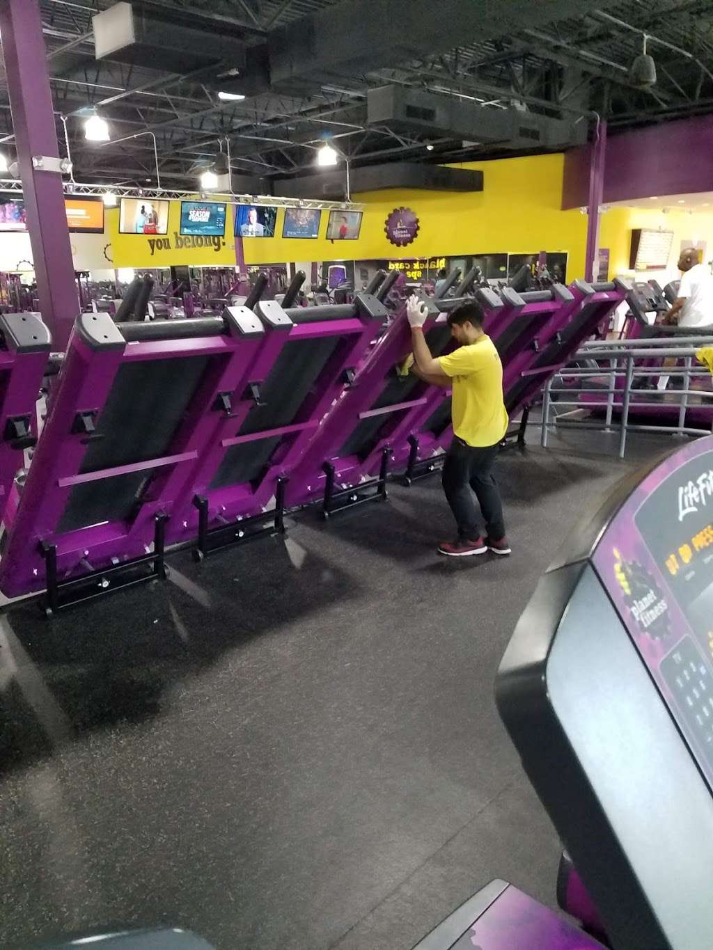 Planet Fitness | 2401 Whitehall Park Dr Ste 500, Charlotte, NC 28273, USA | Phone: (980) 337-4487