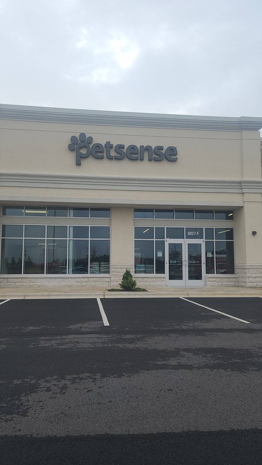 Petsense | 6027 W Gate City Blvd Ste E, Greensboro, NC 27407, USA | Phone: (336) 763-2508