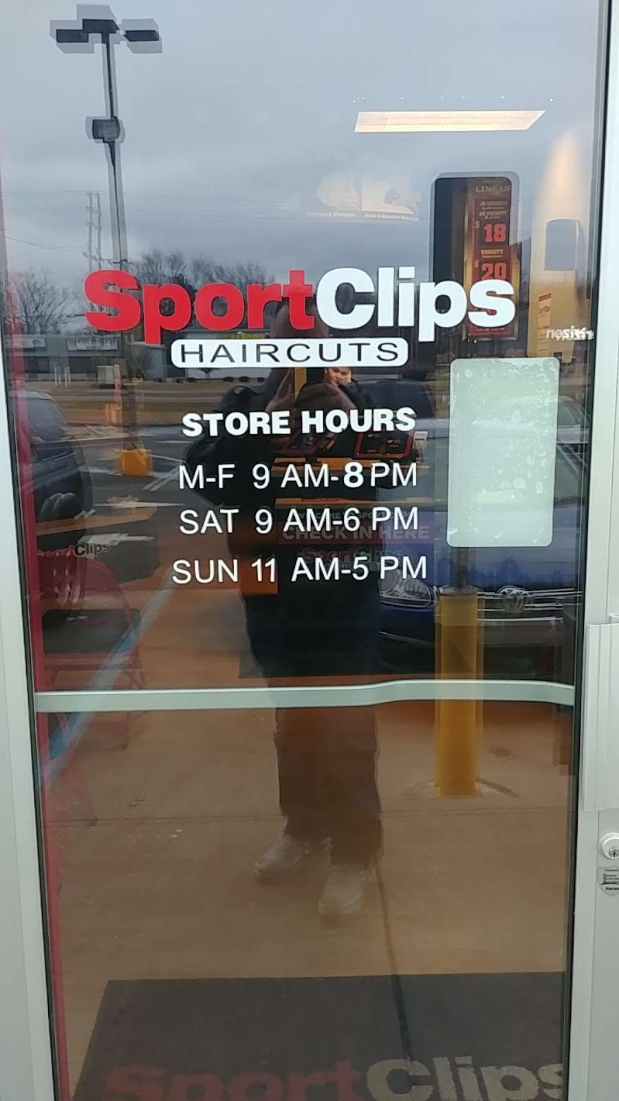 Sport Clips Haircuts of North Keystone | 7411 N Keystone Ave, Indianapolis, IN 46240, USA | Phone: (317) 259-9150