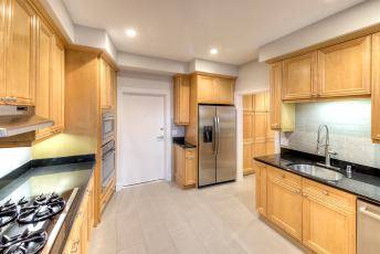 3240 N Lake Shore Drive - Wirtz Residential | 3240 N Lake Shore Dr, Chicago, IL 60657, United States | Phone: (312) 943-7000