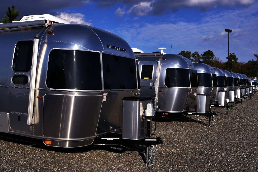 Airstream of Virginia | 10300 NorthLake Park Dr, Ashland, VA 23005, USA | Phone: (855) 570-4398