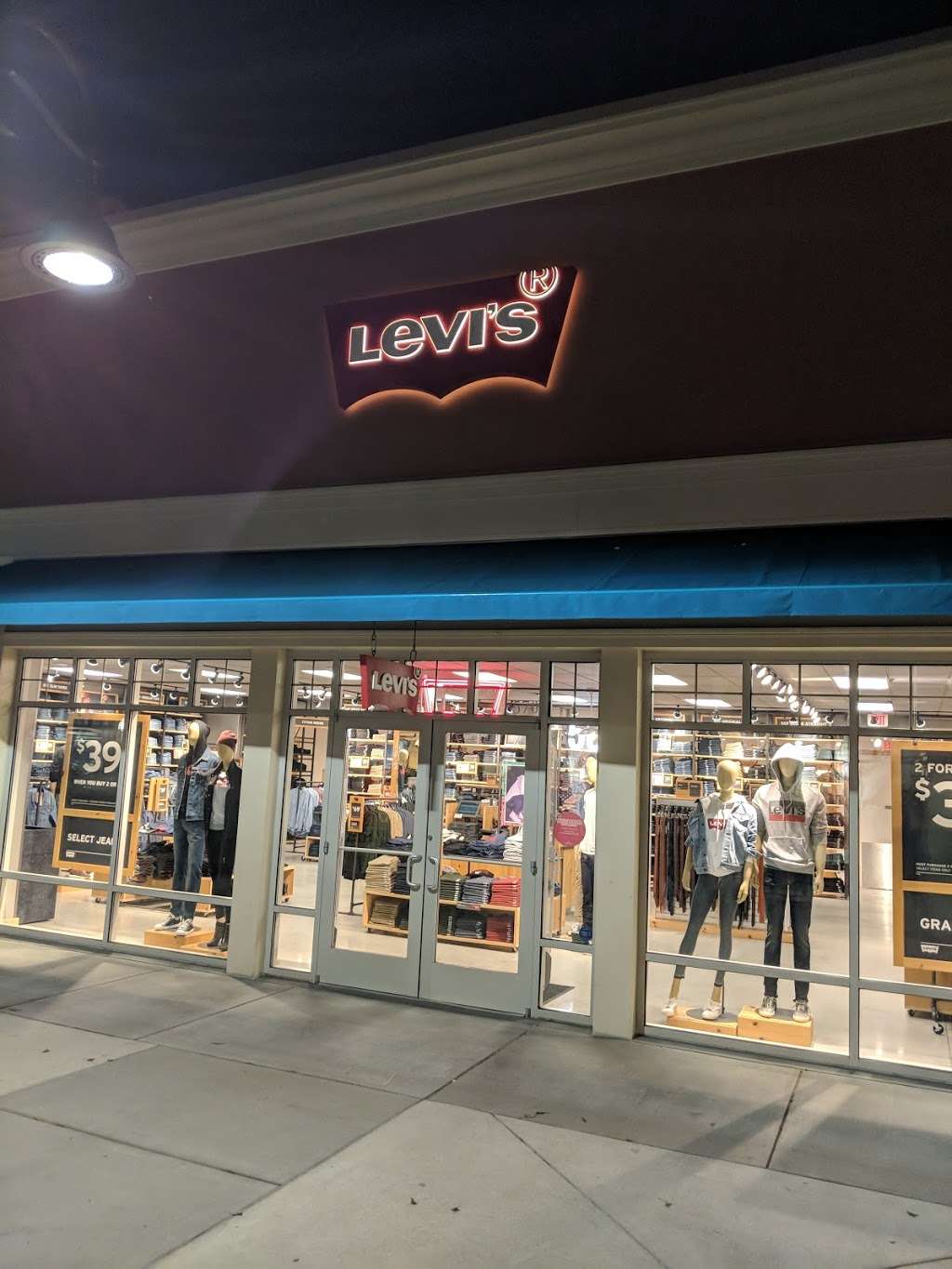 Levis Outlet Store at Gluocester Premium Outlets | 100 Premium Drive Suite 150, Blackwood, NJ 08012, USA | Phone: (856) 302-4565