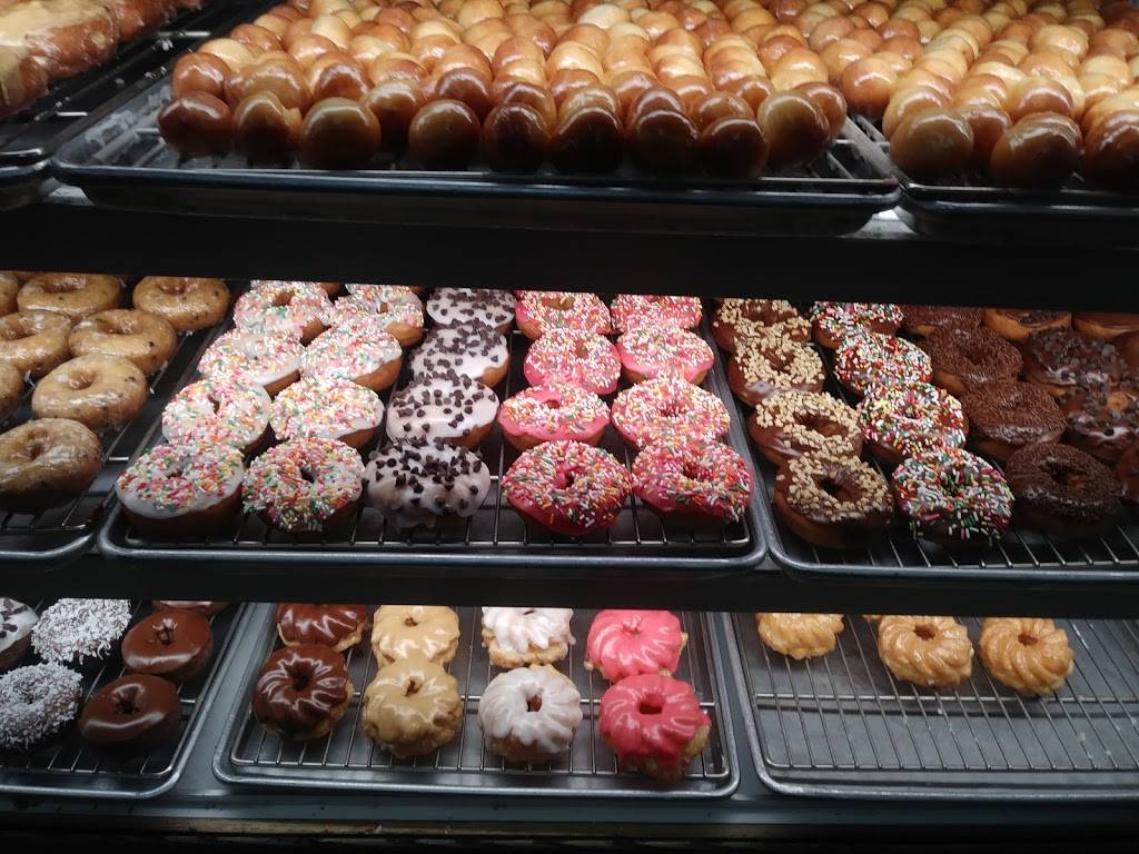 Fosters Donuts | 3890 N Cedar Ave # 101, Fresno, CA 93726, USA | Phone: (559) 221-6253