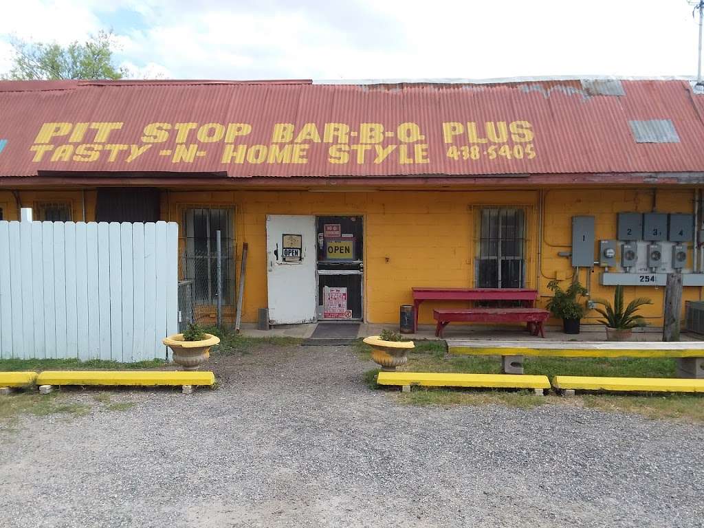 Pit Stop Bar-B-Q Plus | 3242, 254 Hobart St, San Antonio, TX 78237, USA | Phone: (210) 438-5405