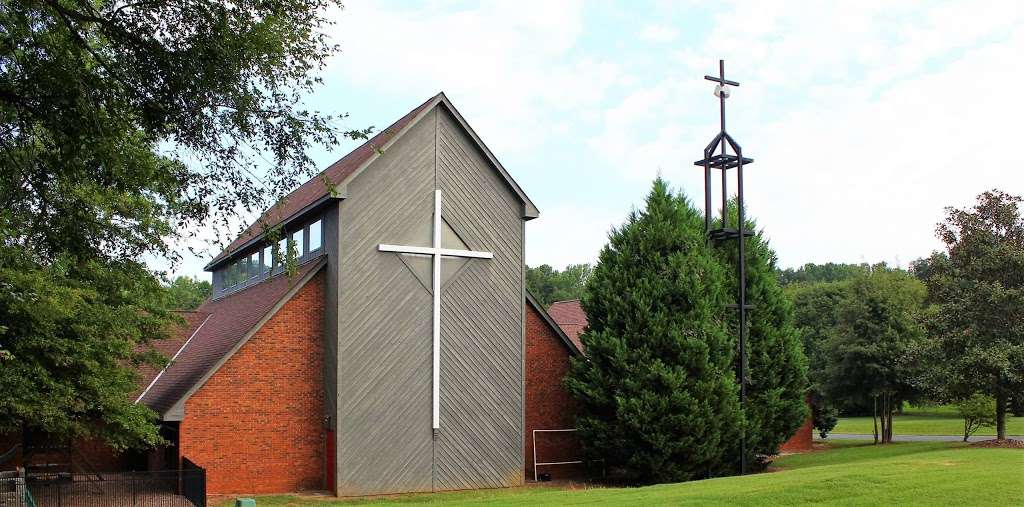 Cross & Crown Lutheran Church | 300 Pineville-Matthews Rd, Matthews, NC 28105, USA | Phone: (704) 847-5967