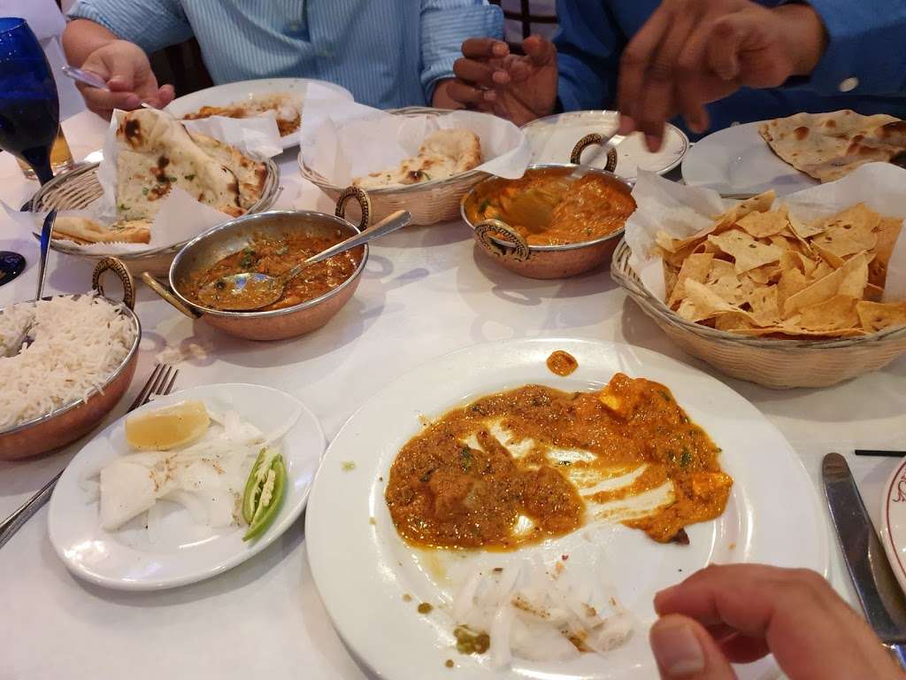 Maharaja Restaurant | 9765 W Higgins Rd, Rosemont, IL 60018 | Phone: (847) 720-4971