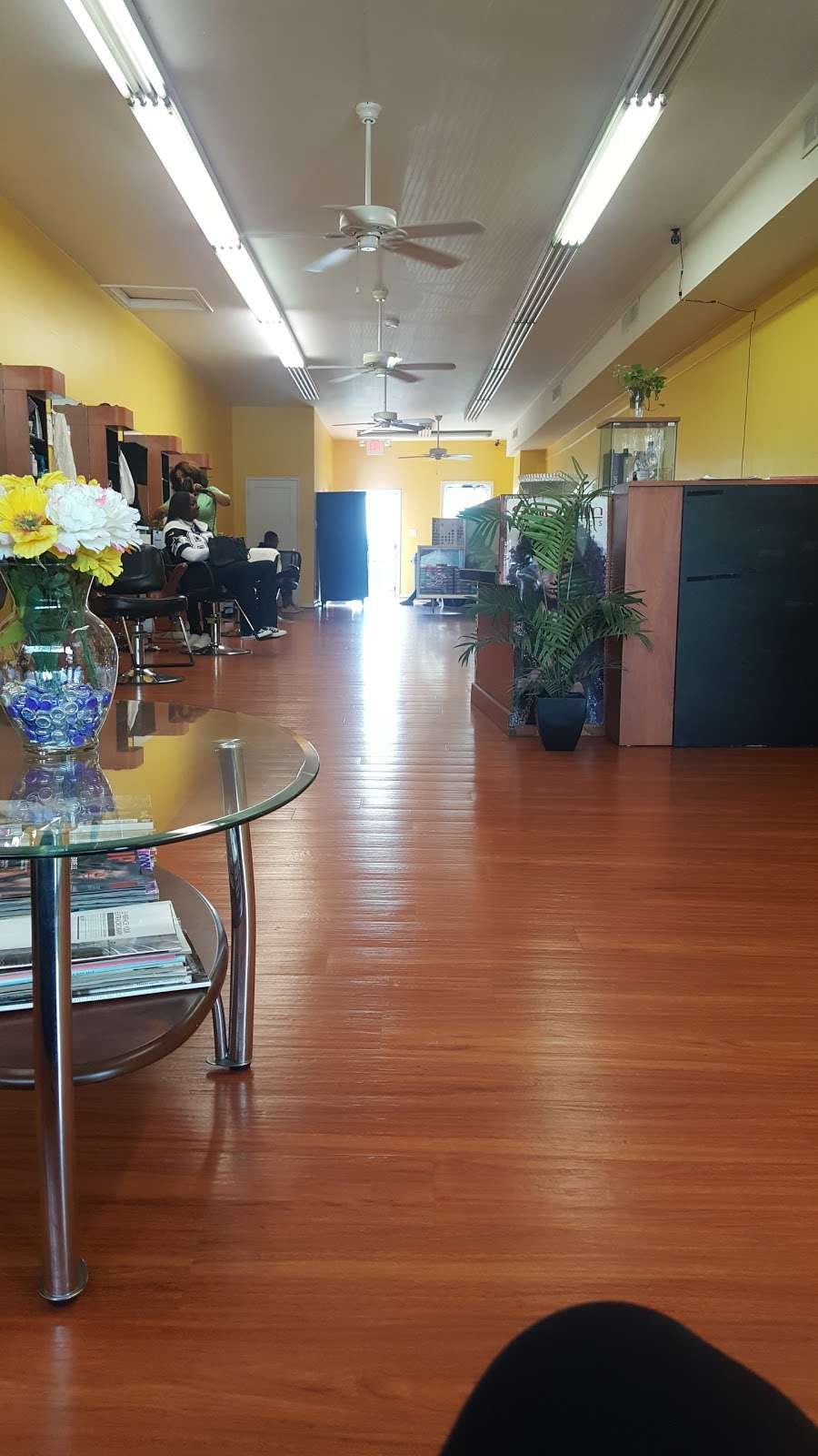 New Image Dominican Hair Salon | 1534 Wadsworth Ave, Philadelphia, PA 19150, USA | Phone: (215) 248-3060