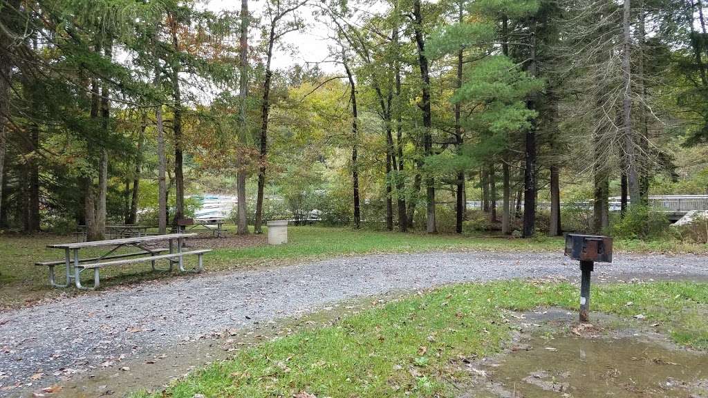 Laurel Lake Parking Area | 735 Pine Grove Rd, Newville, PA 17241, USA | Phone: (717) 486-7174