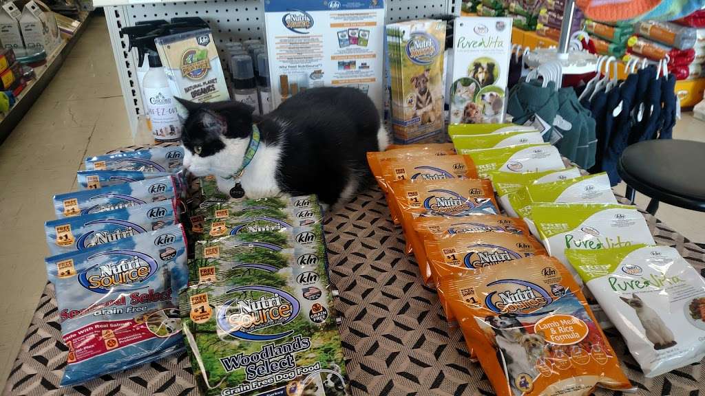 Concord Pet Foods & Supplies | 697 Yorklyn Rd, Hockessin, DE 19707, USA | Phone: (302) 234-9112