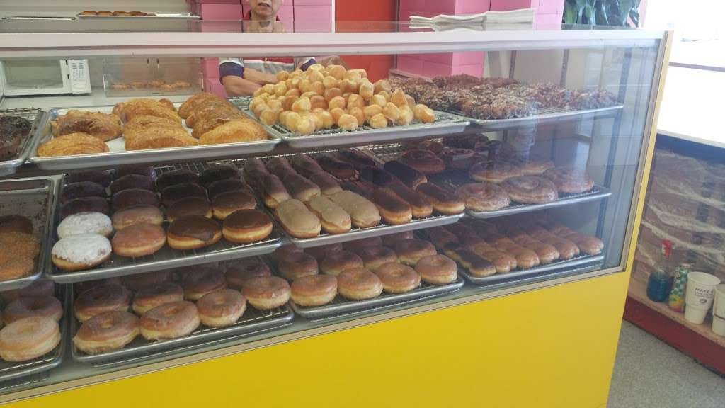Mr Goods Donuts Shop | 1840 E Colorado Blvd, Pasadena, CA 91107 | Phone: (626) 796-7356