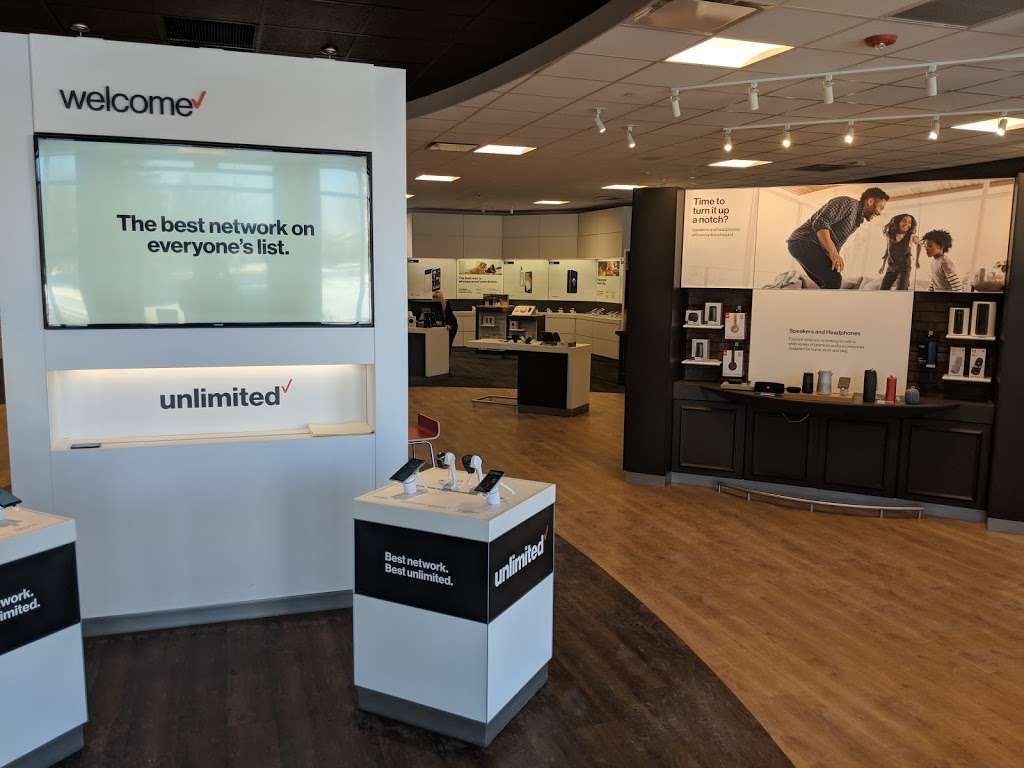 Verizon | 596 Randall Rd, South Elgin, IL 60177, USA | Phone: (847) 695-1667