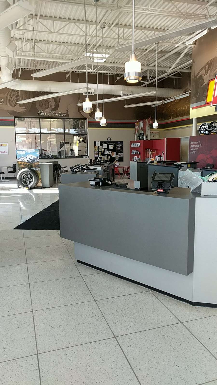 Les Schwab Tire Center | 15787 E Arapahoe Rd, Centennial, CO 80016, USA | Phone: (720) 870-3201