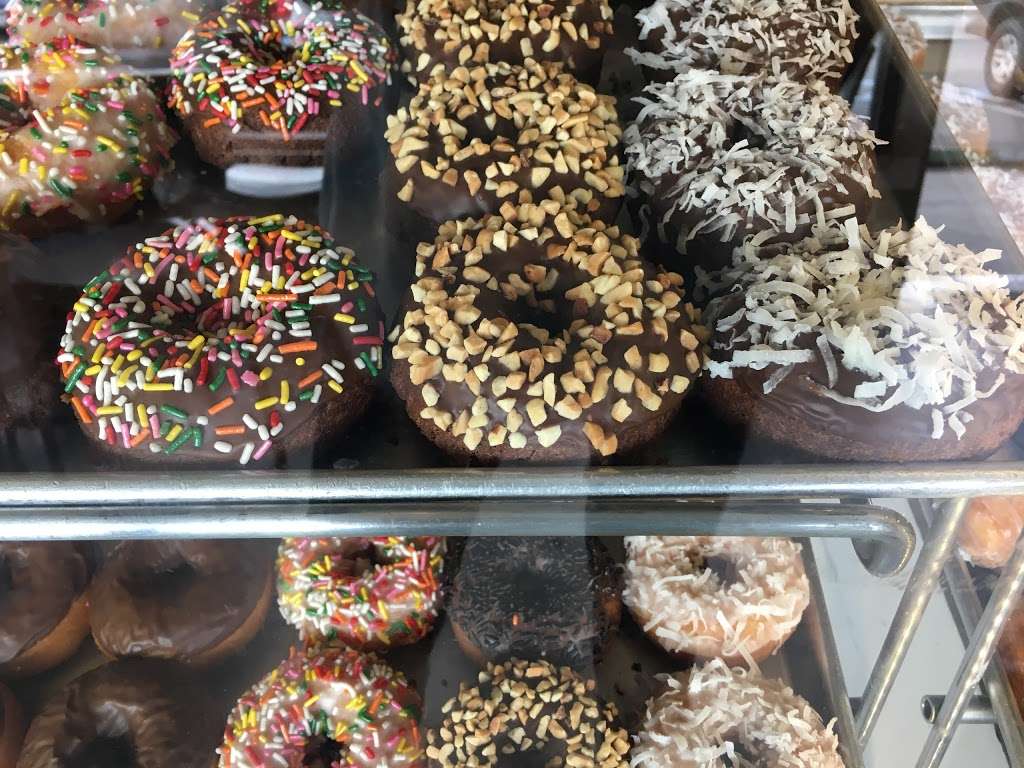Perfect Donuts | 6411 Sepulveda Blvd # 1, Van Nuys, CA 91411, USA | Phone: (818) 782-9195