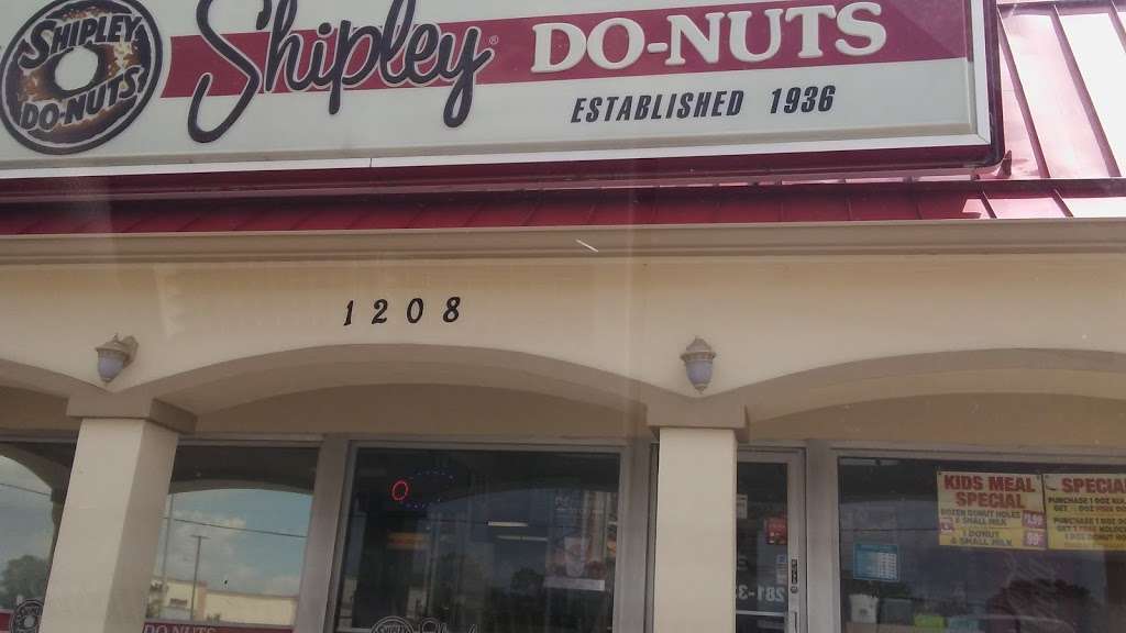 Shipley Do-Nuts | 1208 NASA Road 1, Houston, TX 77058, USA | Phone: (281) 333-3172