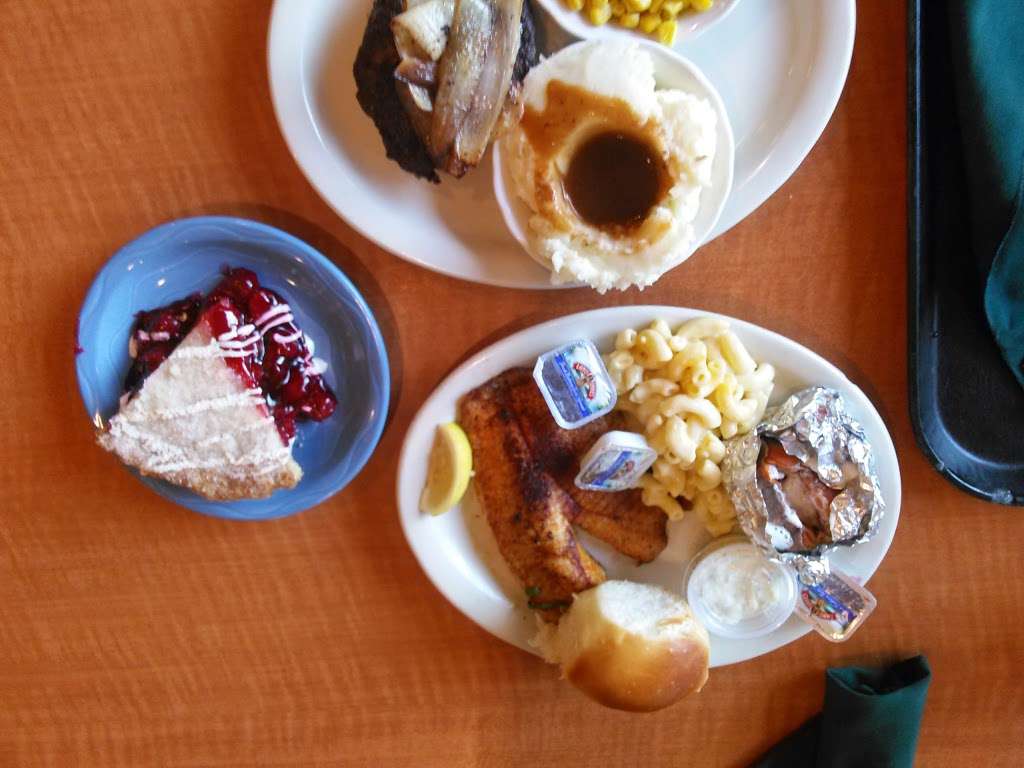 Lubys | 5335 Gulf Fwy, Houston, TX 77023, USA | Phone: (713) 928-2221