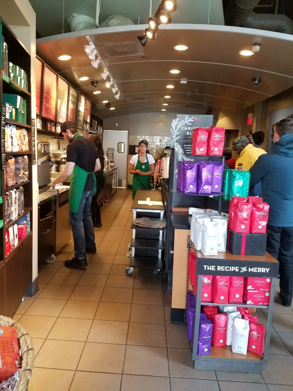 Starbucks | 711 Lake St, Oak Park, IL 60301, USA | Phone: (708) 660-9357