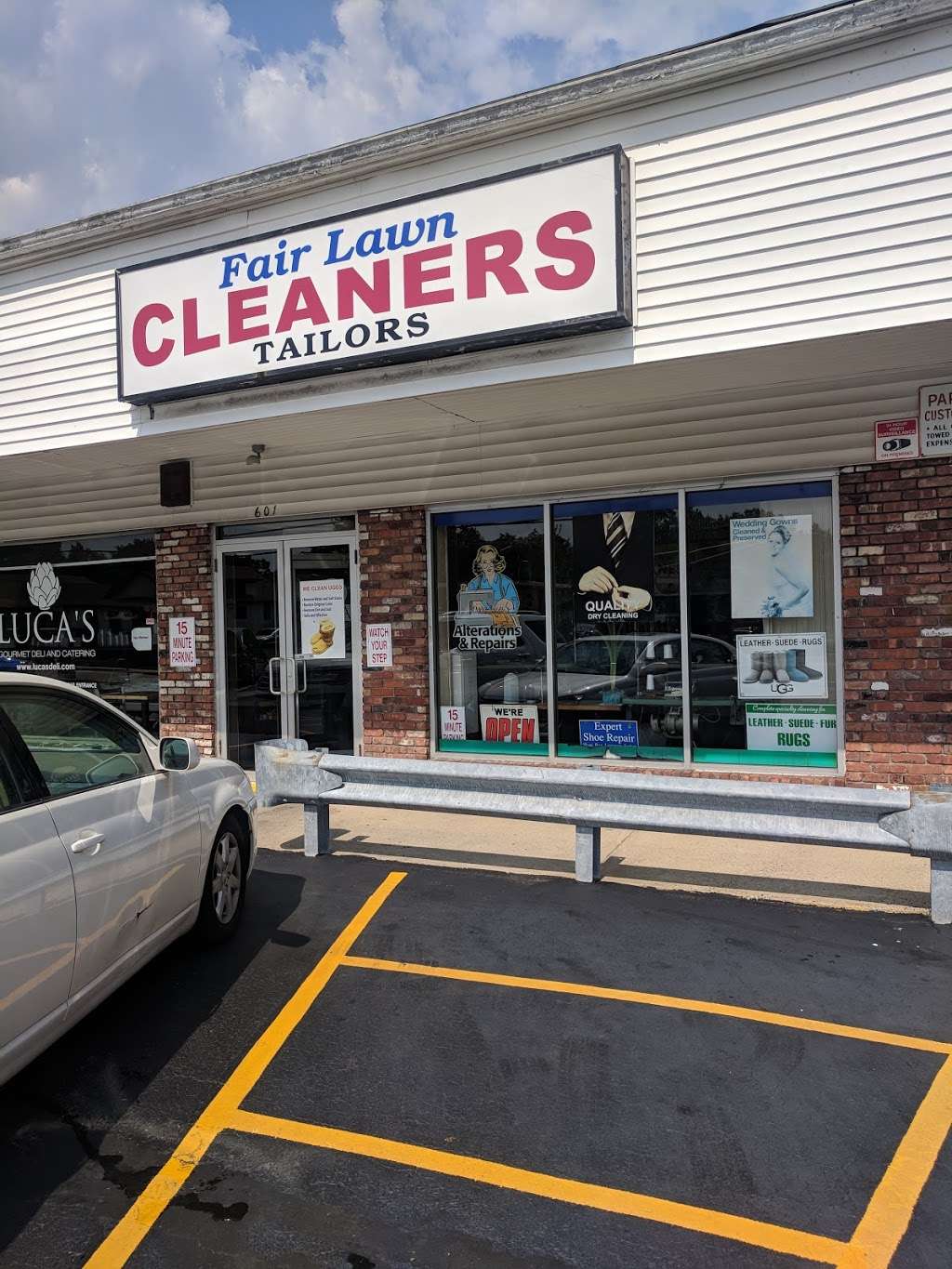 Fair Lawn Cleaners | 6-01 Saddle River Rd, Fair Lawn, NJ 07410, USA | Phone: (201) 791-6033