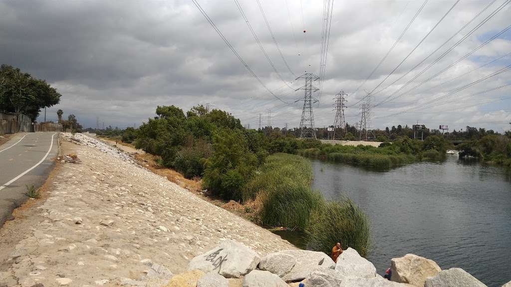 San Jose Creek & San Gabriel River Intersection | Thienes Ave, South El Monte, CA 91733