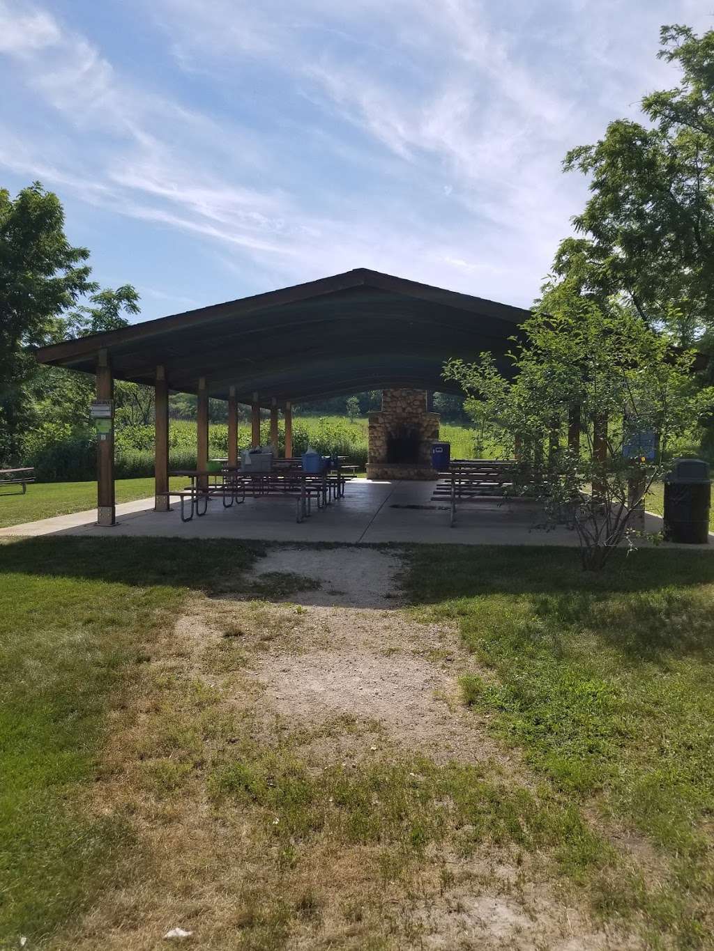Hickory Knolls Nature Pavilion | St. Charles, IL 60175