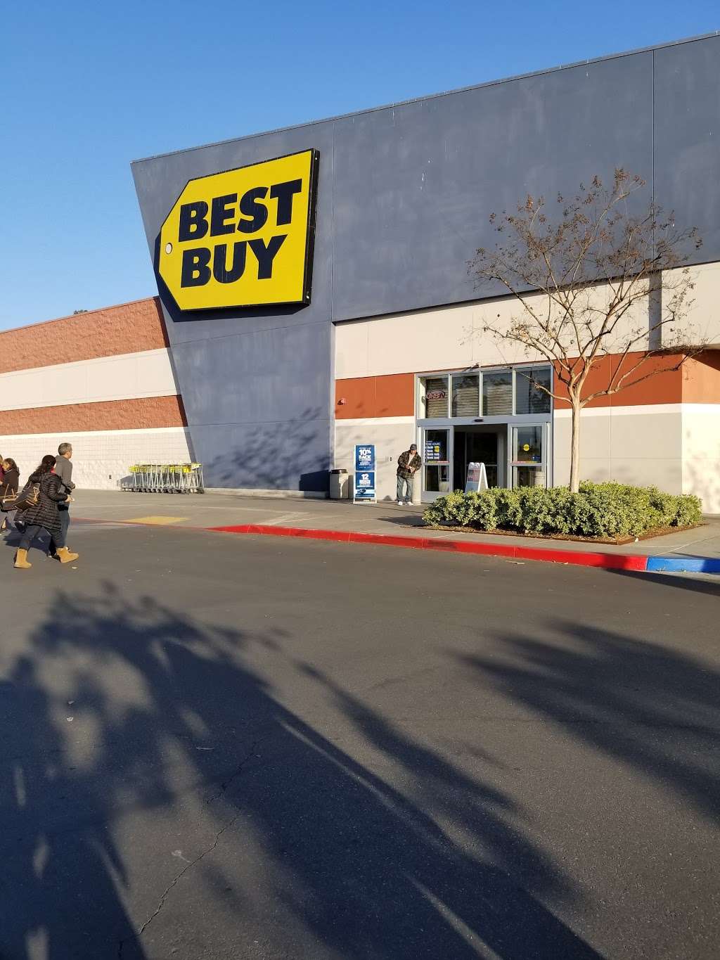 Best Buy | 2415 Via Campo, Montebello, CA 90640, USA | Phone: (323) 725-5259