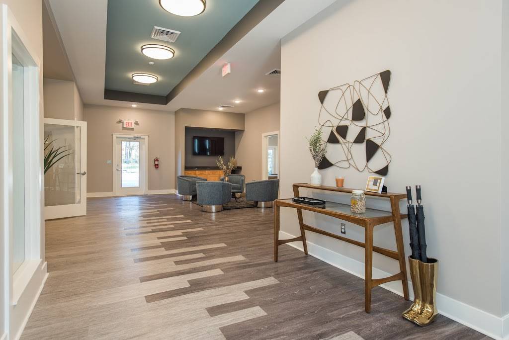 Carriage Club Apartments | 7098 Fernwood St, Henrico, VA 23228, USA | Phone: (804) 262-2768