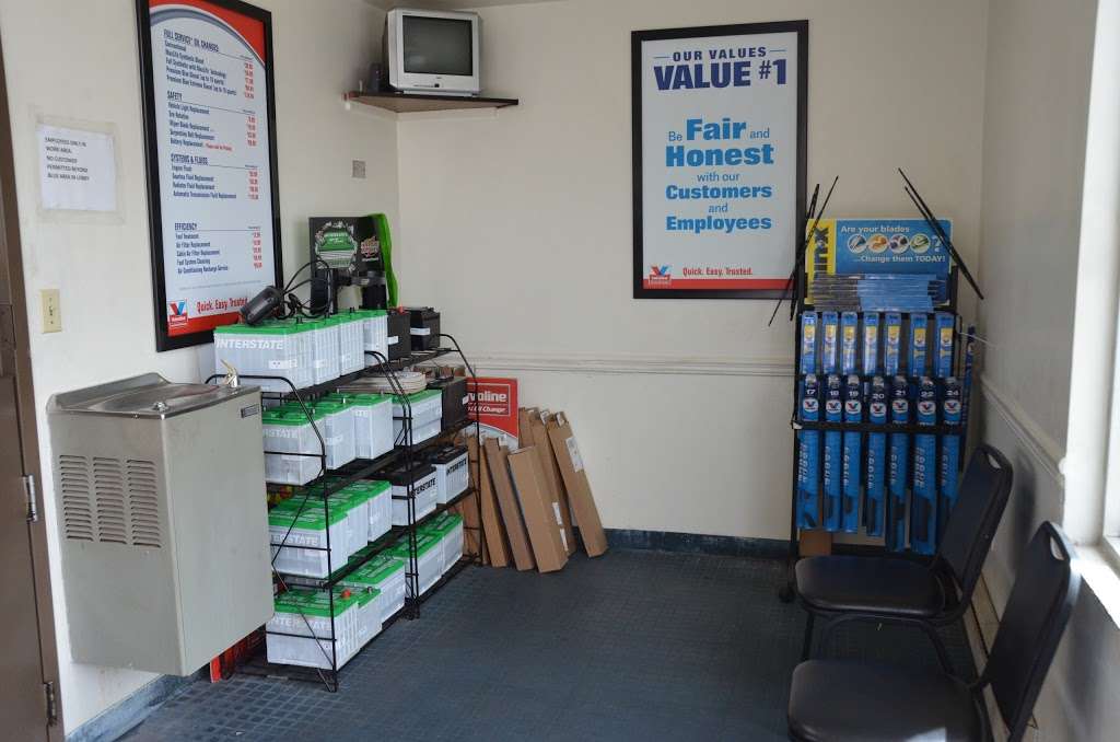 Valvoline Instant Oil Change | 311 W Lincoln Hwy, Chicago Heights, IL 60411 | Phone: (708) 755-7222