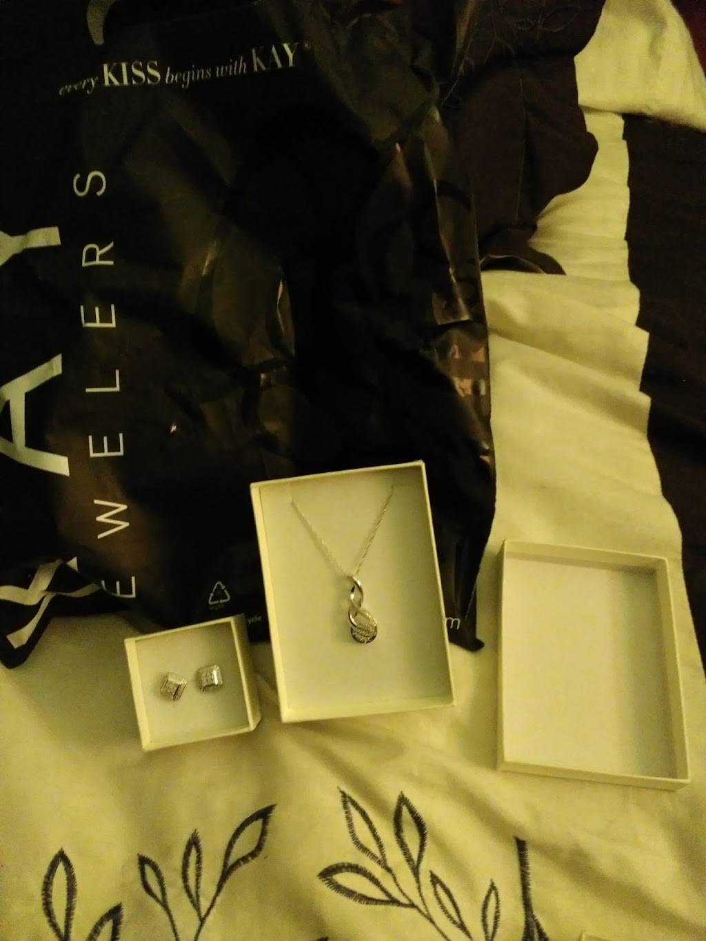 Kay Jewelers | 3662 Marketplace Blvd Suite 740, East Point, GA 30344, USA | Phone: (404) 494-3848