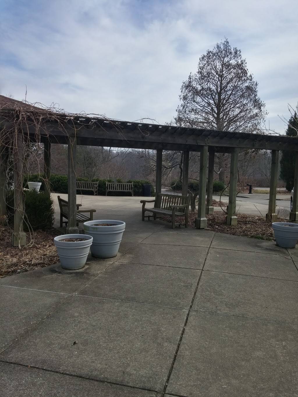 Braam Memorial Garden Gazebo | 5100 Arboretum Rd, Cincinnati, OH 45223, USA | Phone: (513) 357-2604