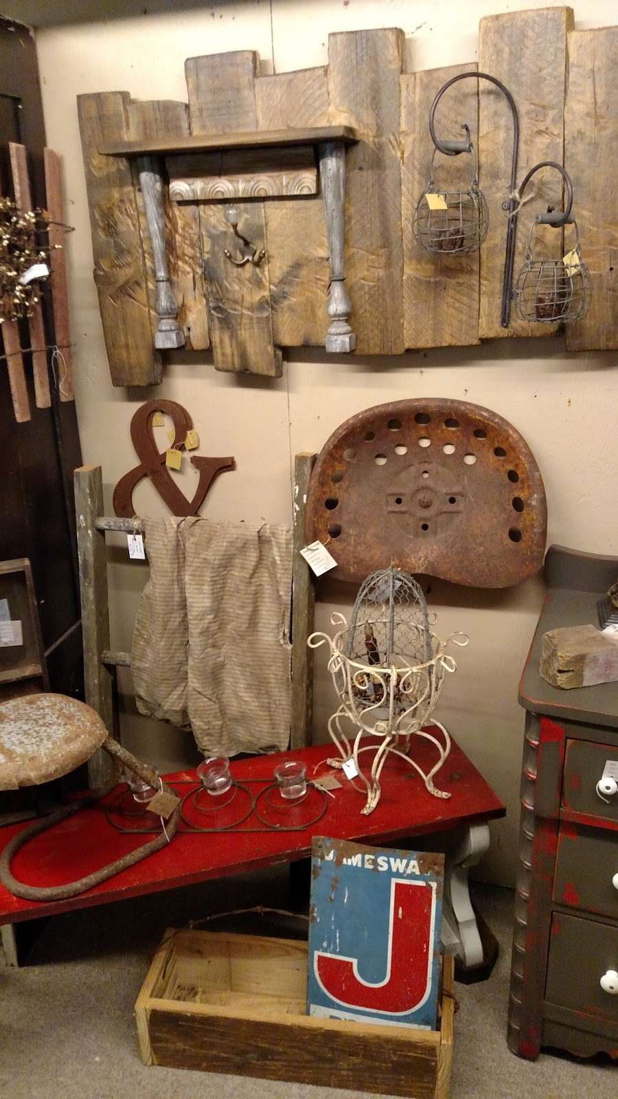 Rags to Vintage Antiques | 4760 IL-173, Poplar Grove, IL 61065, USA | Phone: (815) 608-2262