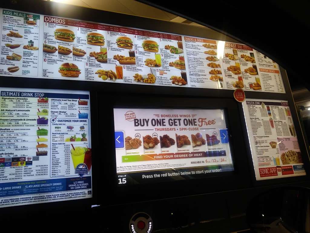 Sonic Drive-In | 2960 W Wheatland Rd, Dallas, TX 75237, USA | Phone: (972) 709-4677