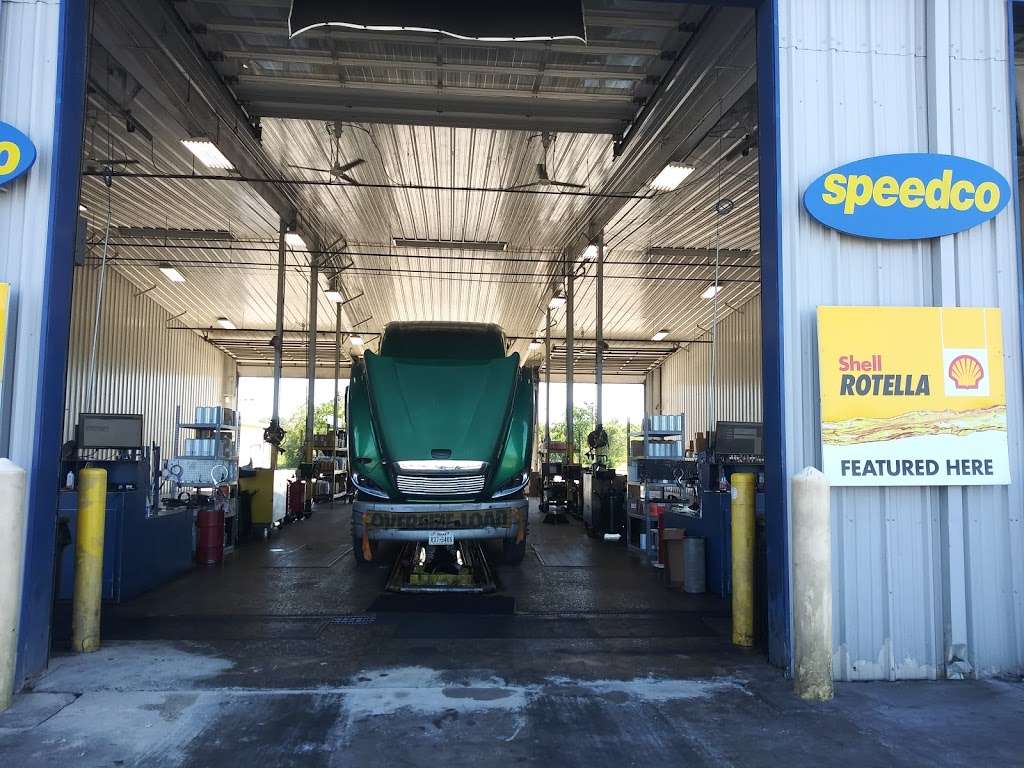 Speedco Truck Lube and Tires | 2110 East Fwy, Baytown, TX 77521, USA | Phone: (281) 424-7267