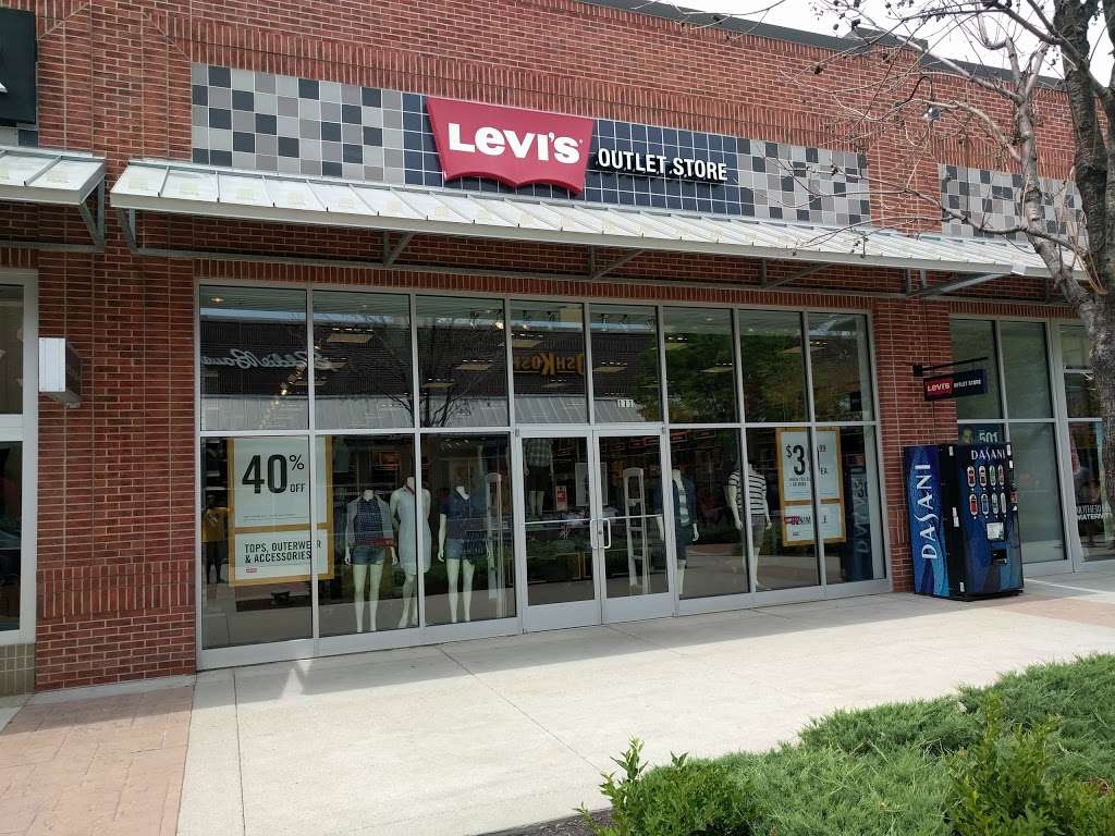 Levis® Outlet Store at the Legends Outlets Kansas City | 1829 Village West Pkwy Ste T-111, Kansas City, KS 66111, USA | Phone: (913) 299-8840