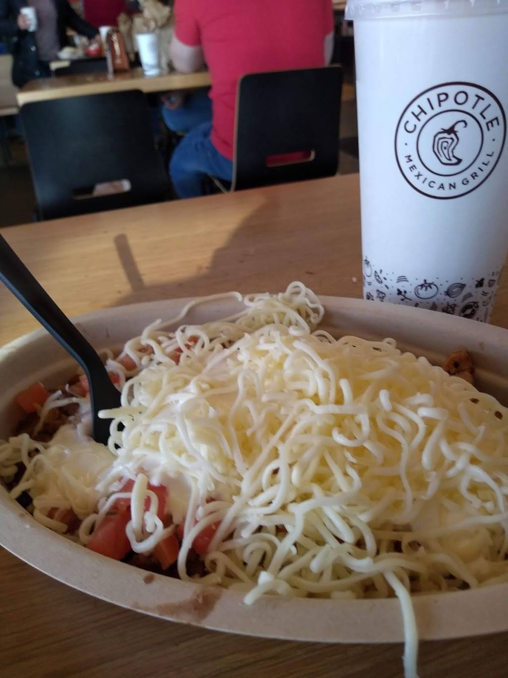 Chipotle Mexican Grill | 3019 Meadow Pond Ct, Grove City, OH 43123, USA | Phone: (614) 875-1262